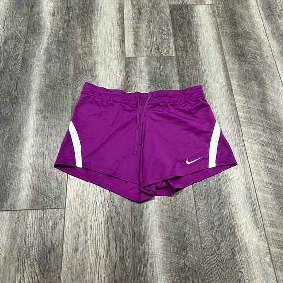 Nike Purple Shorts‎ - Picture 1 of 9